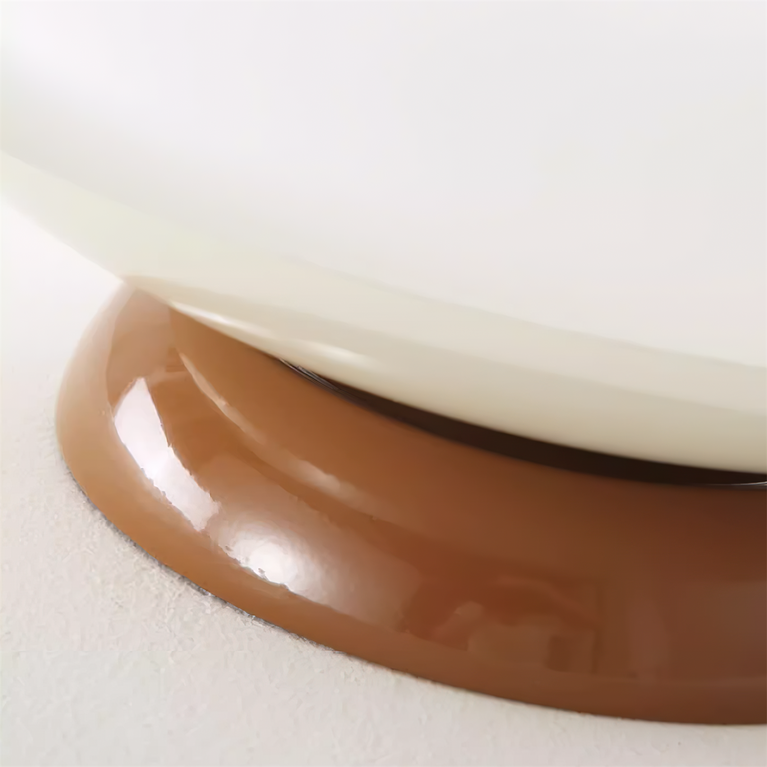 Round LED ceiling light - Natural glow & Discreet elegance