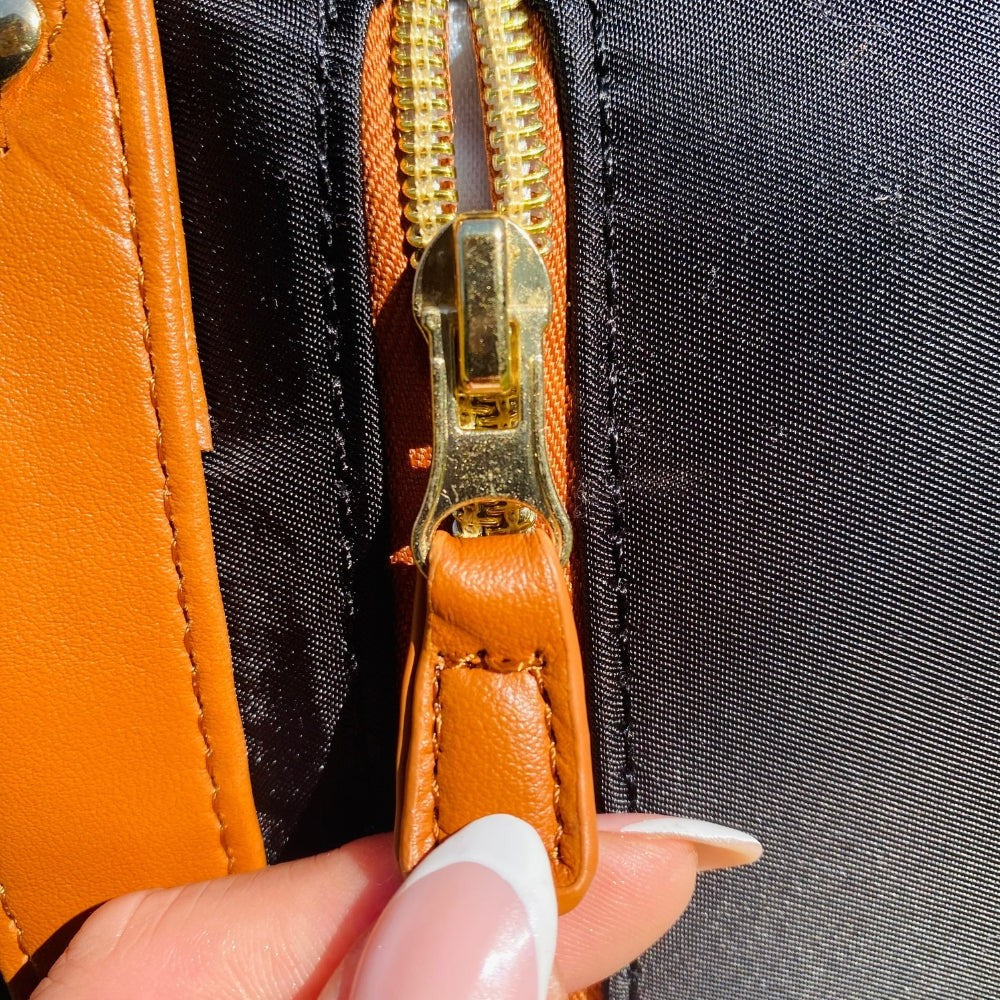 Matkalaukku - tyyli ja sadesuoja