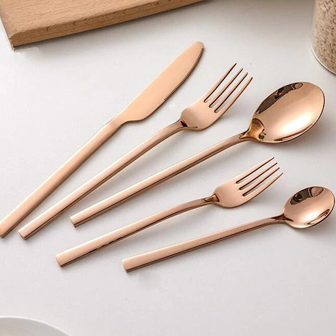 Complete Cutlery Set – Elegant Pieces for a Refined Table