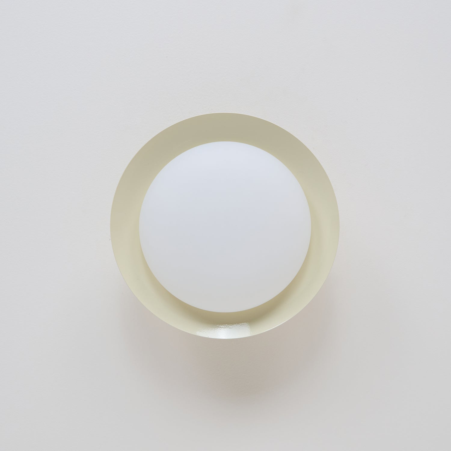 Round LED ceiling light - Natural glow & Discreet elegance