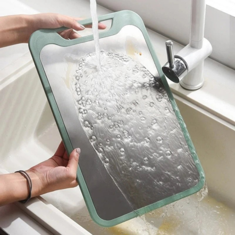 Kaksipuolinen leikkuulauta – monikäyttöinen ja helppo puhdistaa