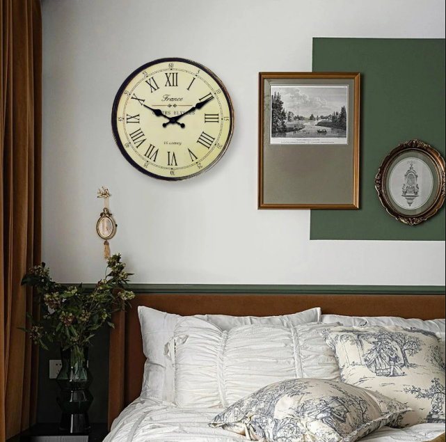 Seinäkello – Tyylikäs Klassinen Muotoilu