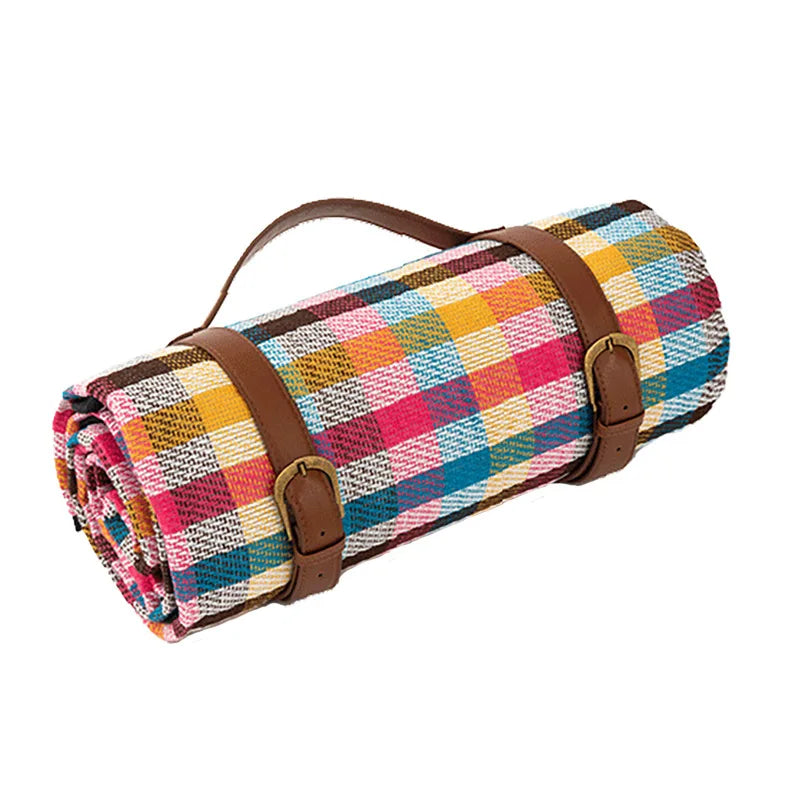 Waterproof Foldable Picnic Blanket – Classic Checkered Pattern