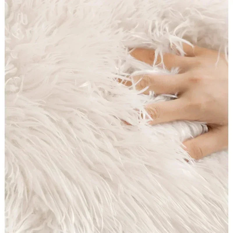 Mäkký plyšový poťah na pohovku - absolútne pohodlie a elegantný štýl