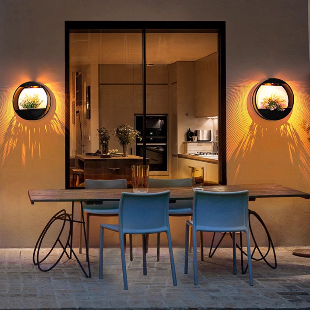 קולב קיר חיצוני סולארי – תאורה אוטומטית וחסכונית