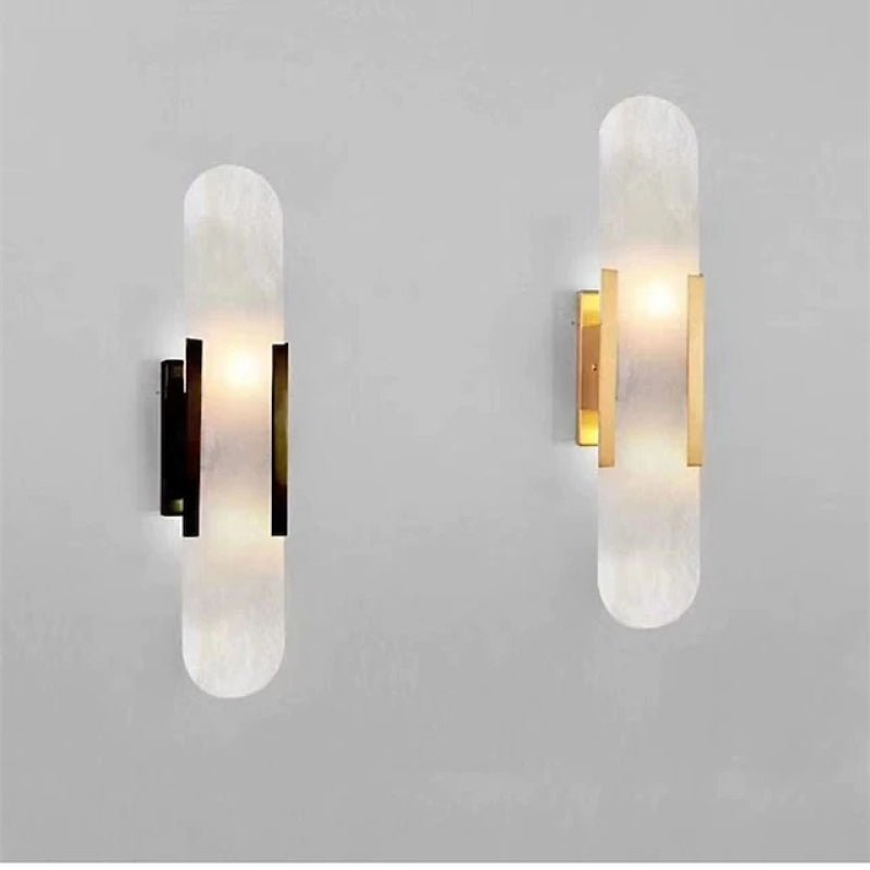 Svart och Guld LED Vägglampa – Modern Elegans och Chic Design 
