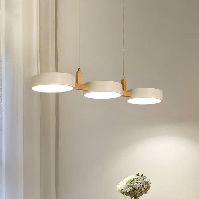 Lampadario Moderno In Metallo – Design Elegante E Illuminazione Di Tendenza 