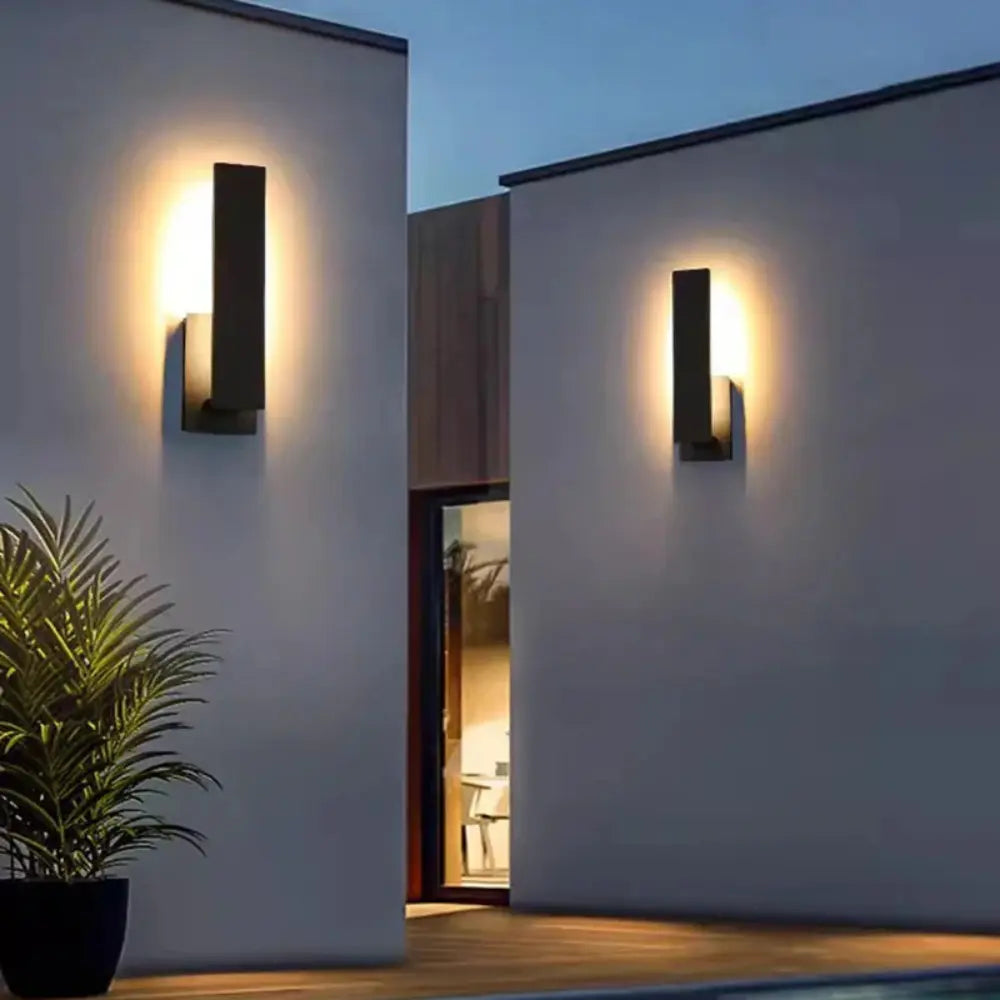 IP65 Resistant Outdoor Wall Light - Solidity And Modernity