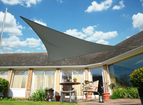 Toldo Impermeable – Protección Solar y Elegancia para Jardín 