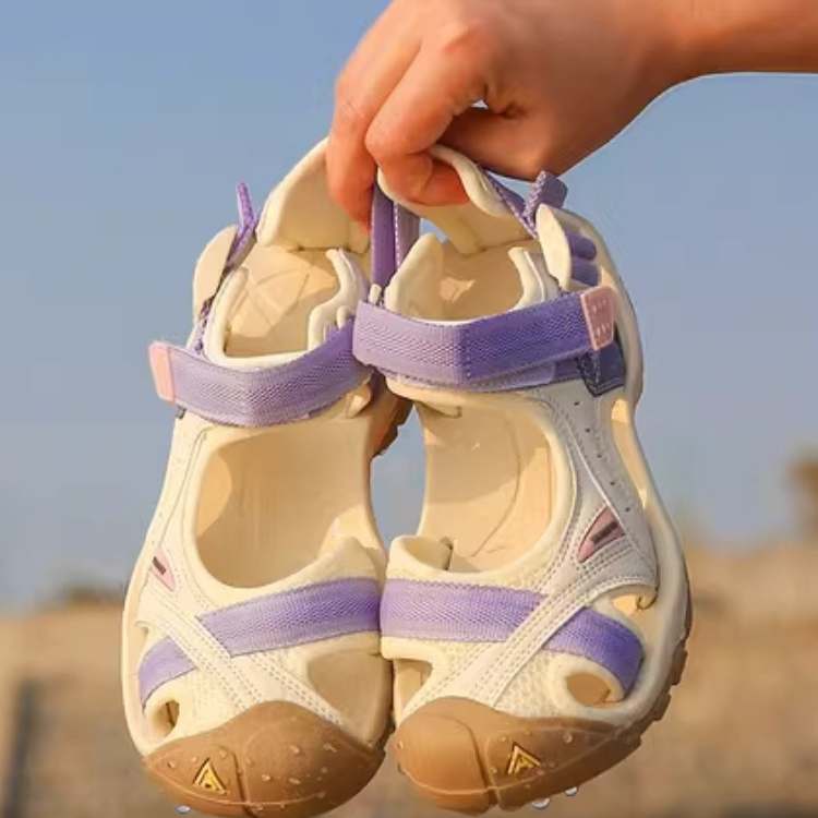 Lucienne | Túrázó Szandálok – Kényelem és Tapadás Minden Terepen 