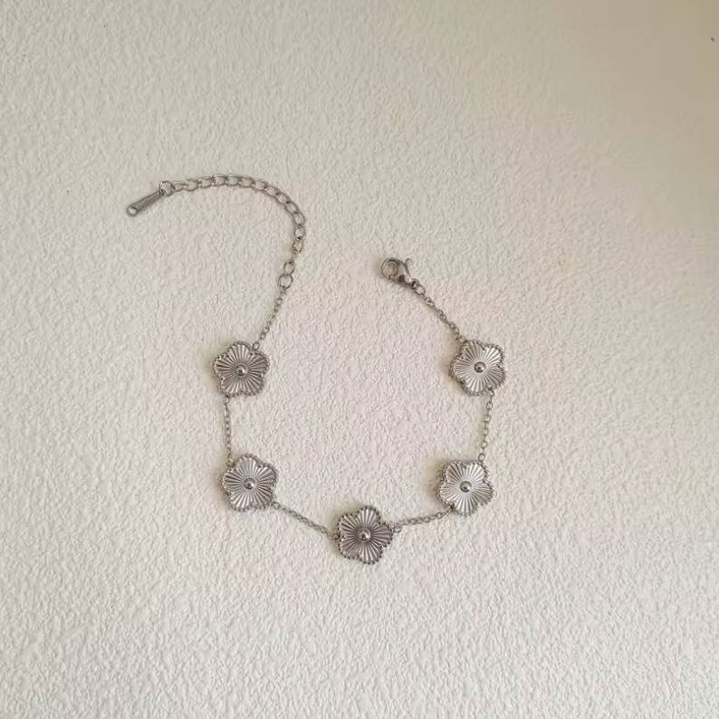 Jewelry Set – Golden Elegance in Stainless Steel 