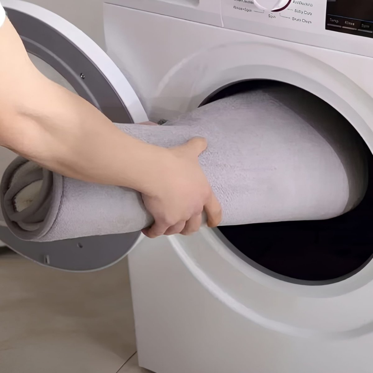 Super absorbční protiskluzová koupelnová podložka – každodenní pohodlí a bezpečnost 