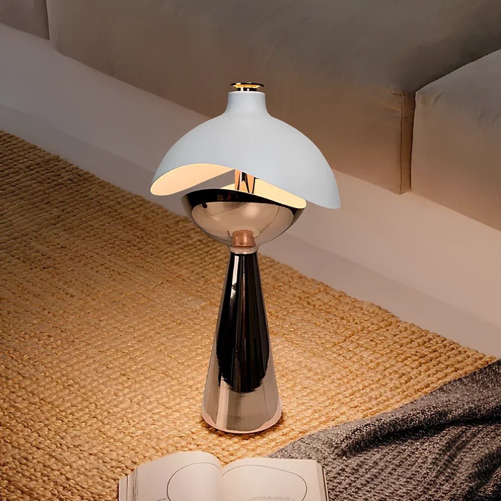 Lampe De Table Sculptée – Élégance Et Originalité