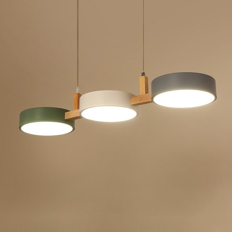 Lampadario Moderno In Metallo – Design Elegante E Illuminazione Di Tendenza 
