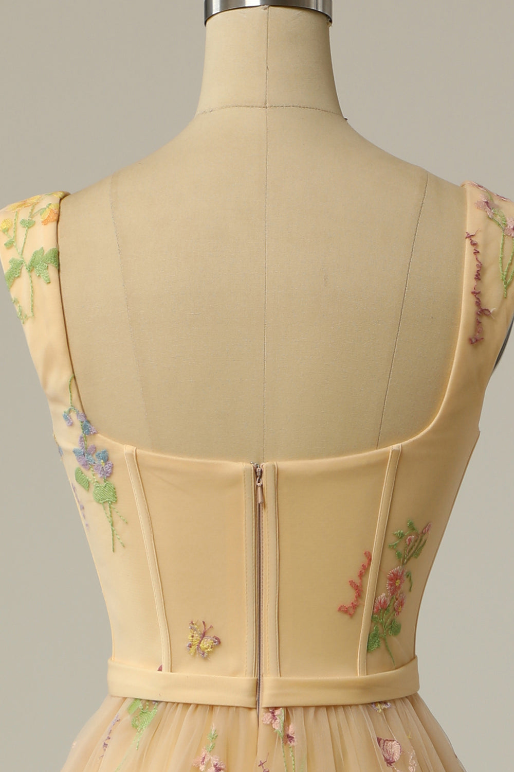 Élise | Lang Ballkjole – Fina broderier 