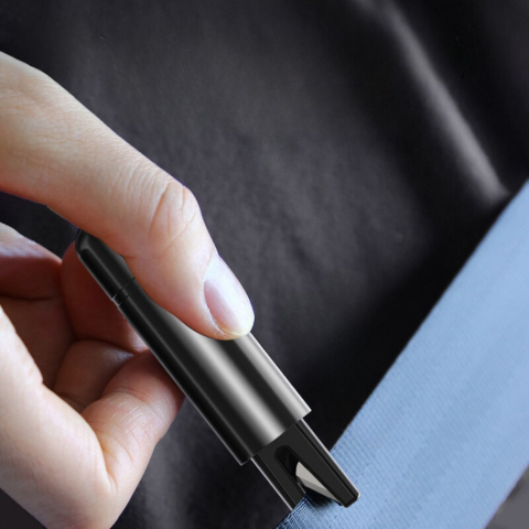 Kompaktowe samochodowe narzędzie bezpieczeństwa - praktyczna konstrukcja i natychmiastowe użycie