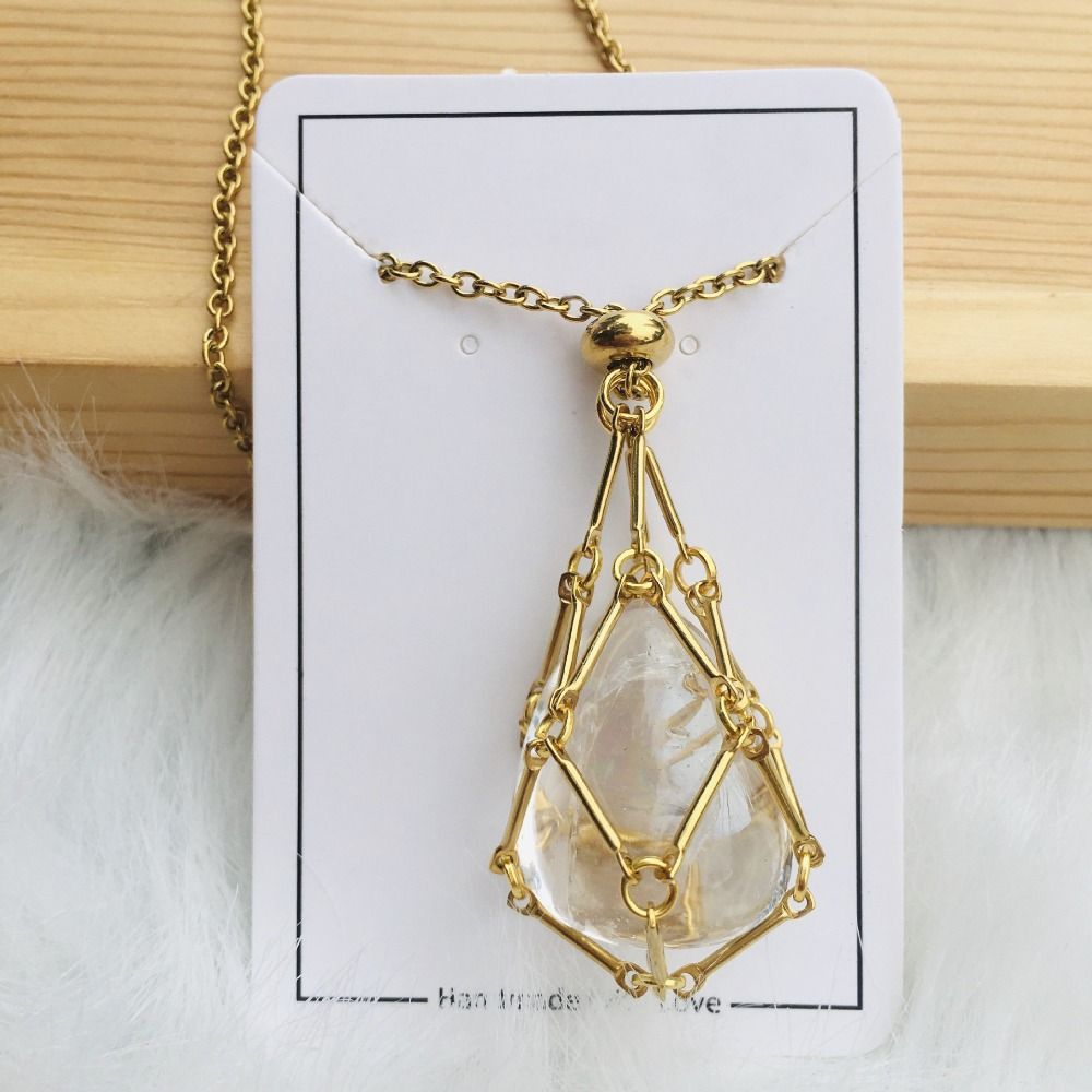 Collier de pierres de cristal