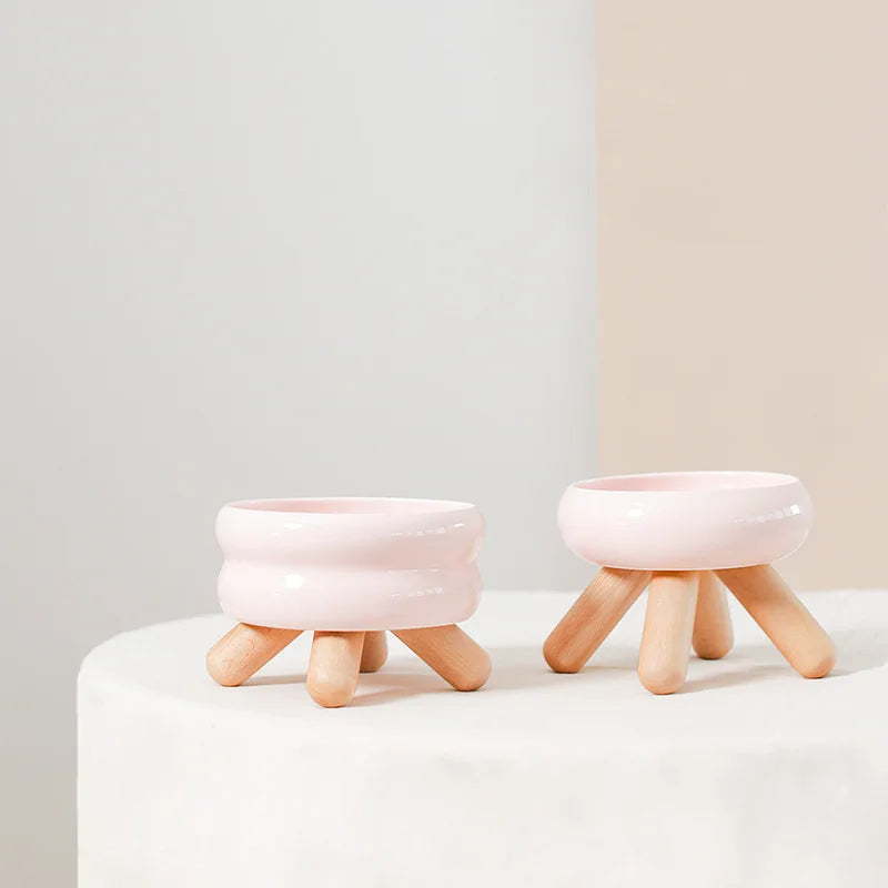 Designová vyvýšená miska pro kočky - pohodlí a přírodní elegance