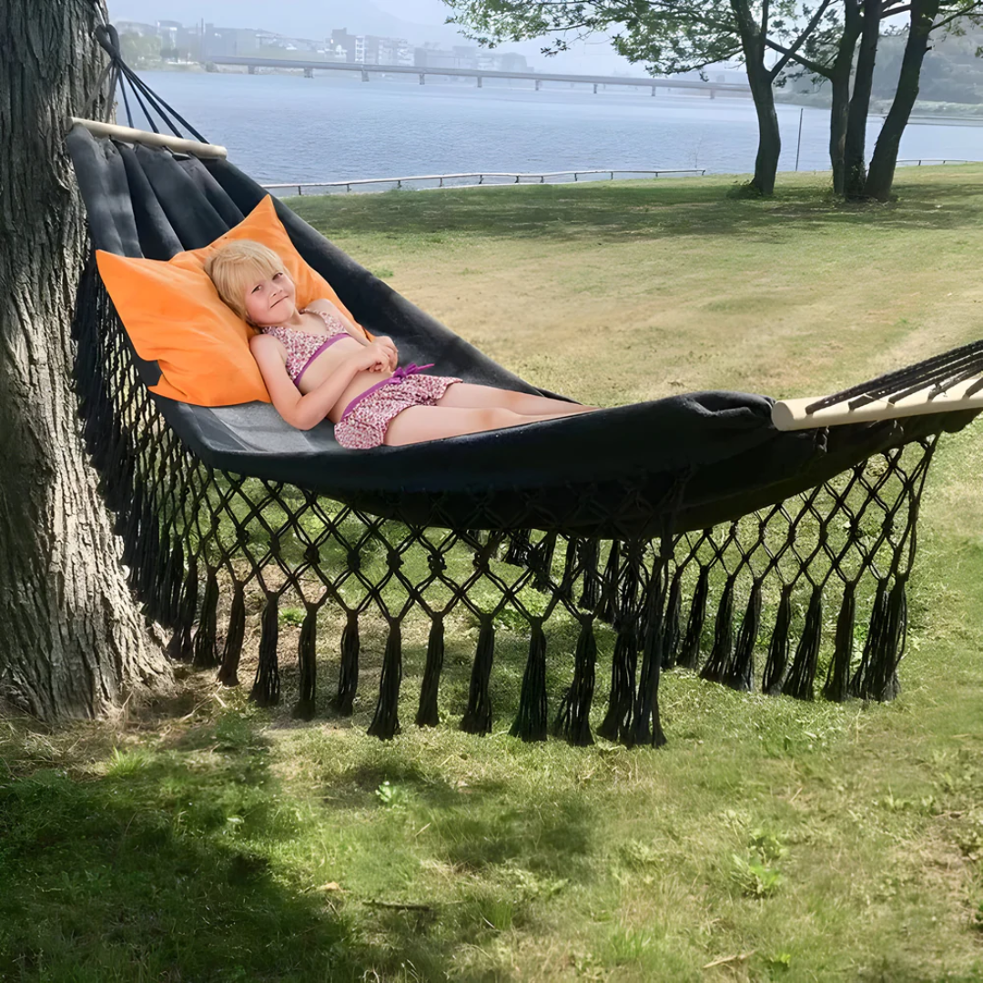 Bohemian Outdoor Hammock – Stylish Relaxation and Soothing Atmosphere 