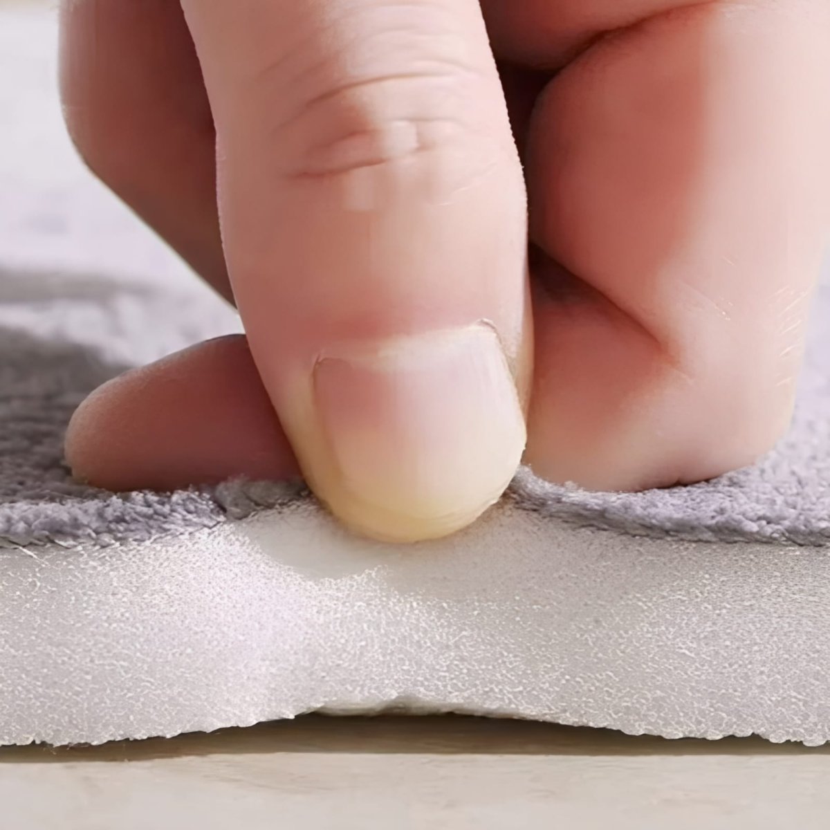 Super absorbční protiskluzová koupelnová podložka – každodenní pohodlí a bezpečnost 