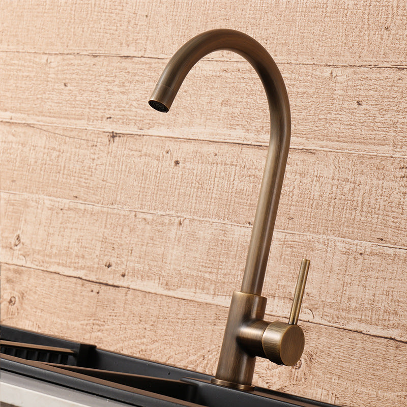 Torneira de Cozinha Elegante – Bronze Antigo e Design Refinado 