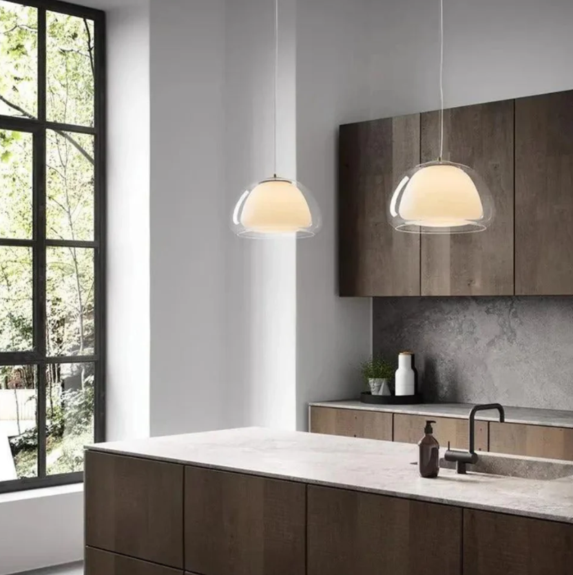 Dekorativ Loftlampe – Varm og Trendy Atmosfære 